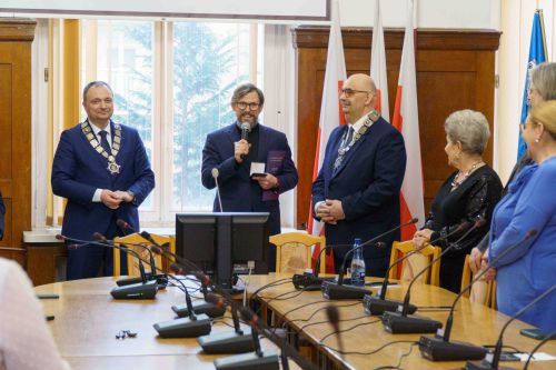 Uroczysta Sesja Rady Miejskiej i wręczenie Medalu za zasługi dla Miasta ks. Borkowskiemu