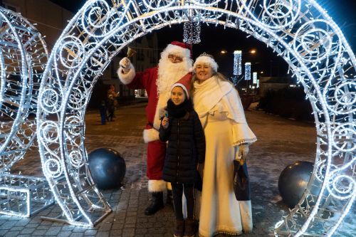 Mikołaj i Śnieżynka_zdjęcia_z_mieszkańcami_na_Pasażu_Portowym